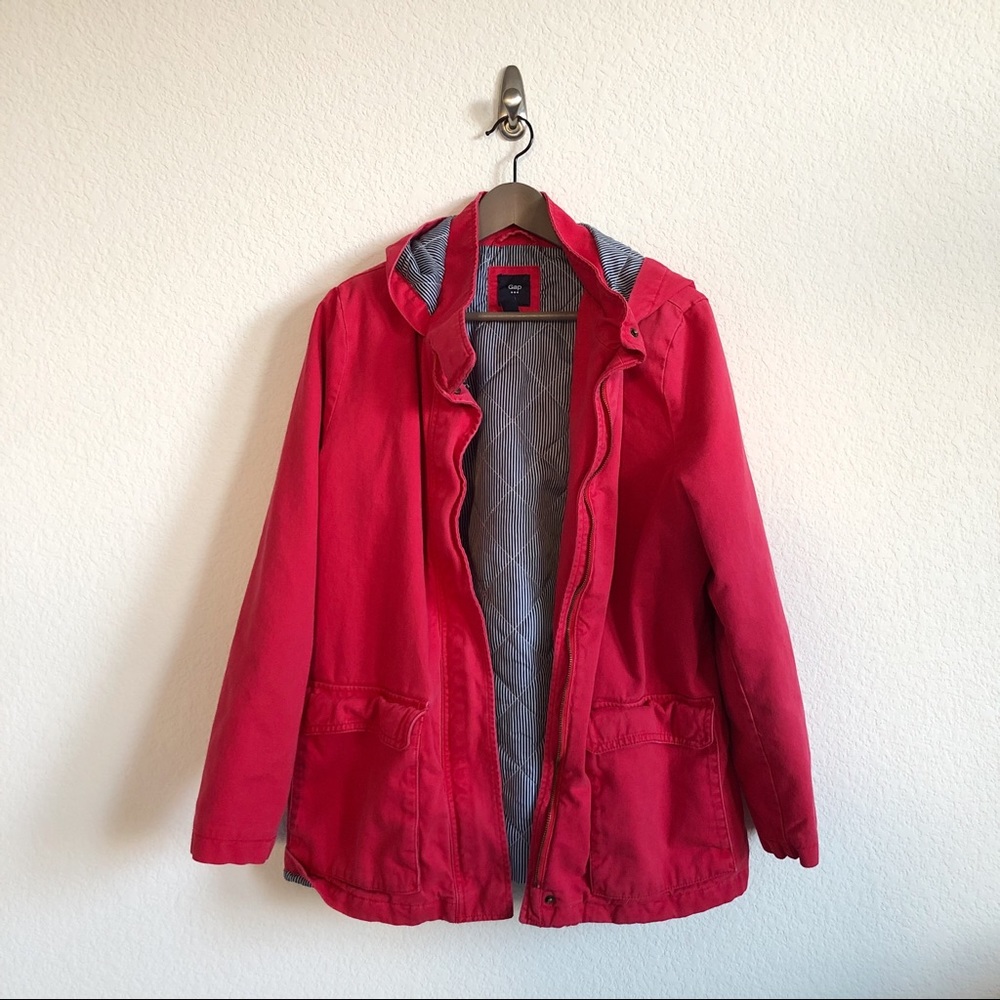 Gap red coat